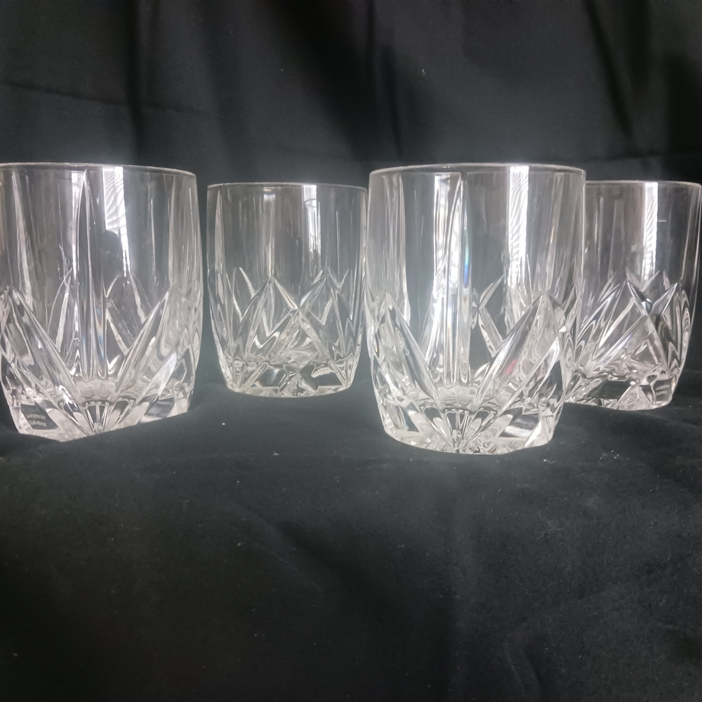 Elegant Clear crystal Tumbler Set (BAD PHOTO)